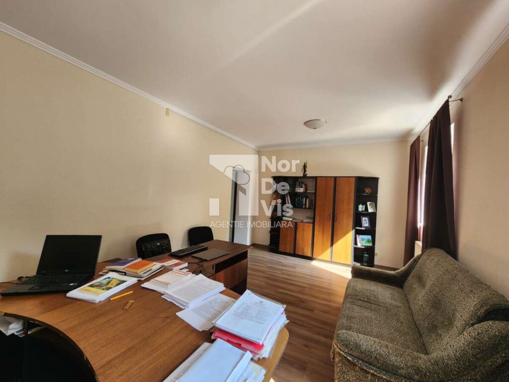 se vinde spatiu comercial