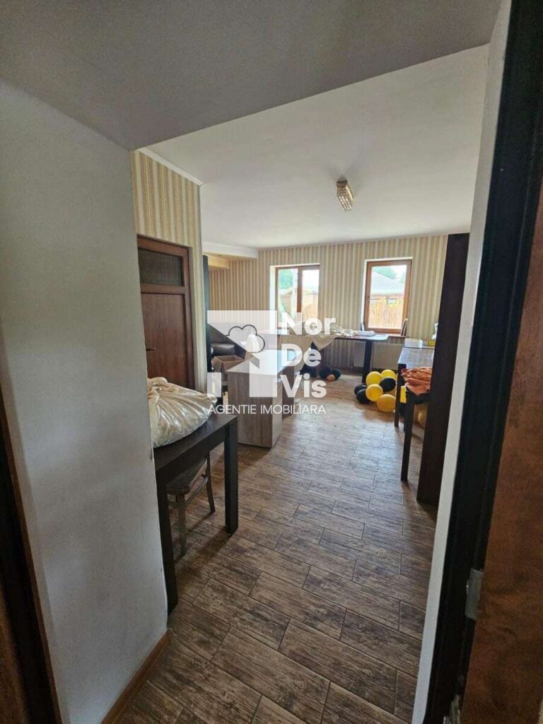 se vinde spatiu comercial